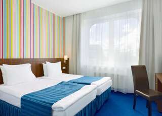 Отель Rija VEF Hotel with FREE Parking Рига Стандартный двухместный номер с 1 кроватью или 2 отдельными кроватями-1